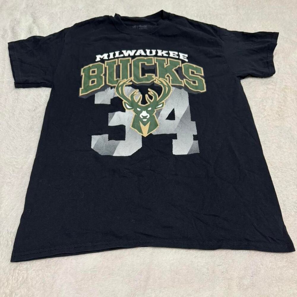 Milwaukee bucks black and green